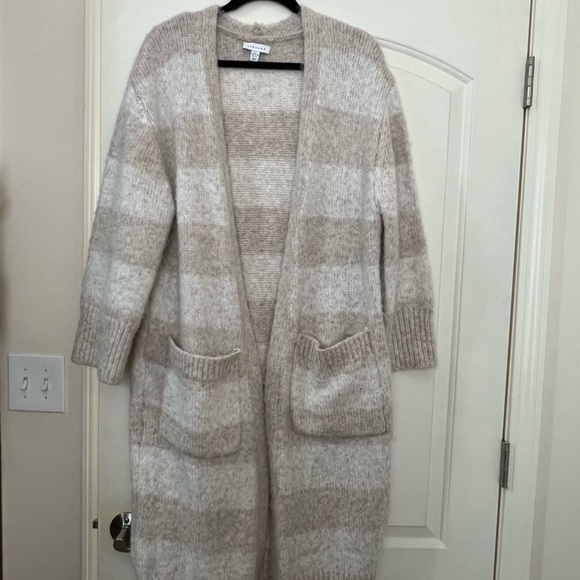 Topshop Cream and Tan Oversized Cardigan Sweater - Picture 2 of 7
